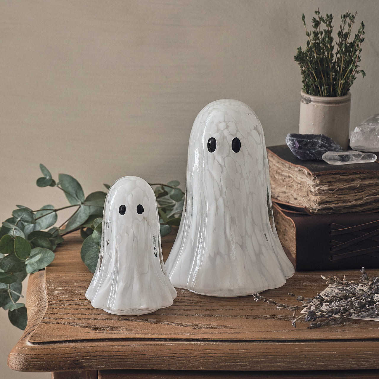 2er Set Gertie LED-Halloween-Geister aus Konfettiglas mit Timer unbeleuchtet