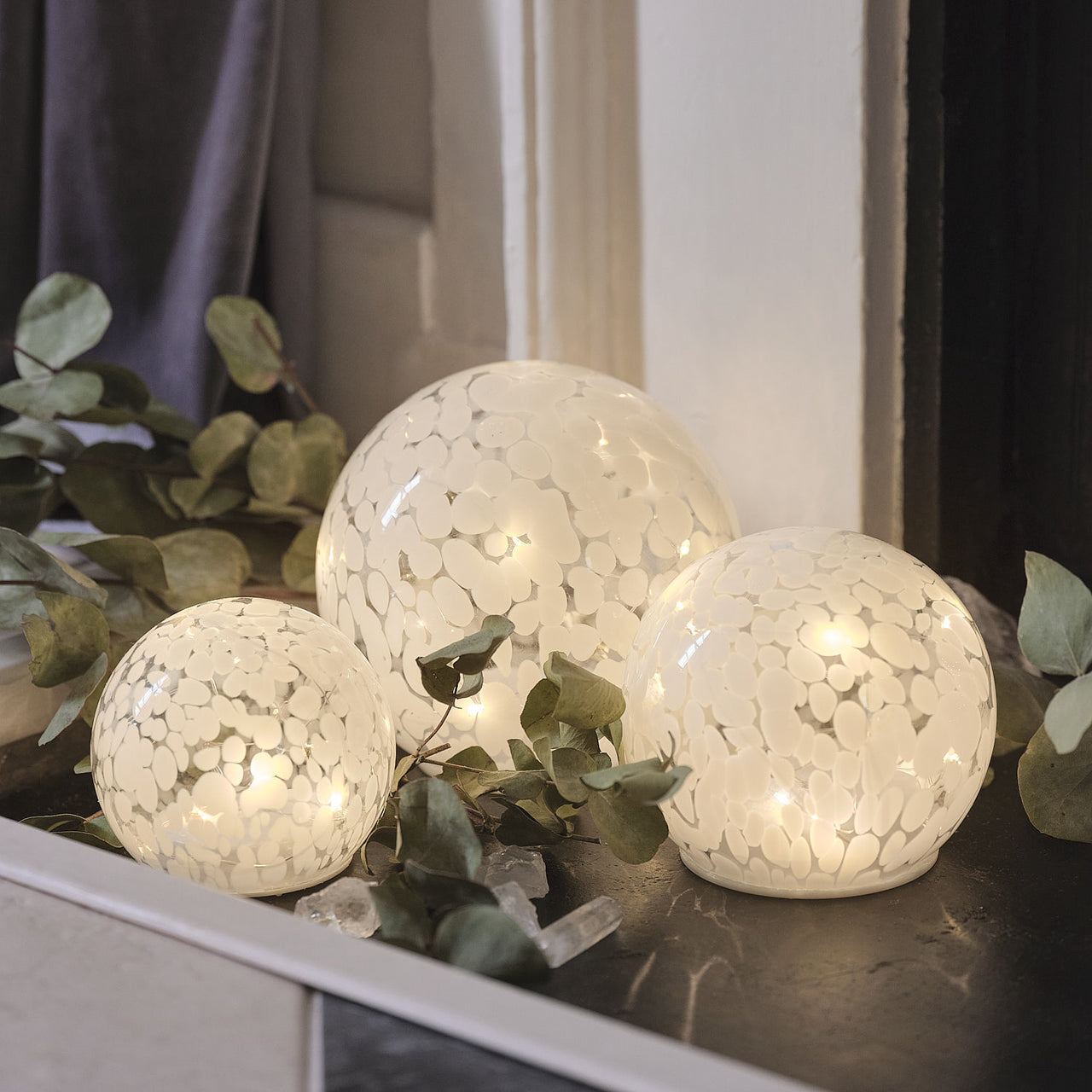 3er Set LED-Glaskugeln mit Timer aus Konfettiglas beleuchtet