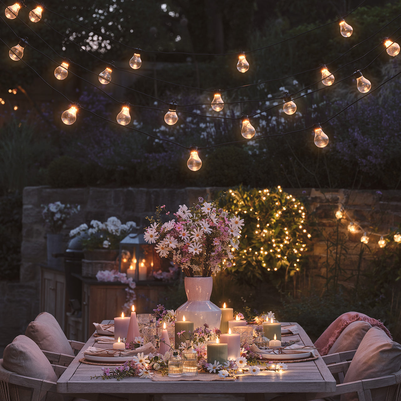 Core Connect 25m 50er Party Lichterkette warmweiß koppelbar schwarzes Kabel