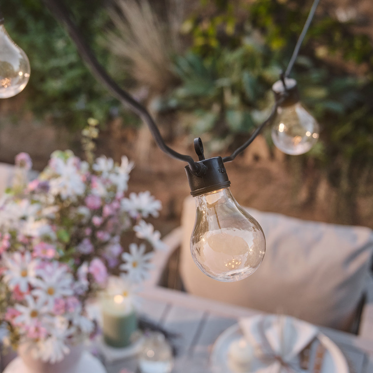 Core Connect 25m 50er Party Lichterkette warmweiß koppelbar schwarzes Kabel