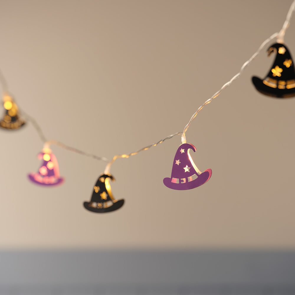 10er Halloween LED-Lichterkette mit Hexenhüten in Lila & Schwarz beleuchtet