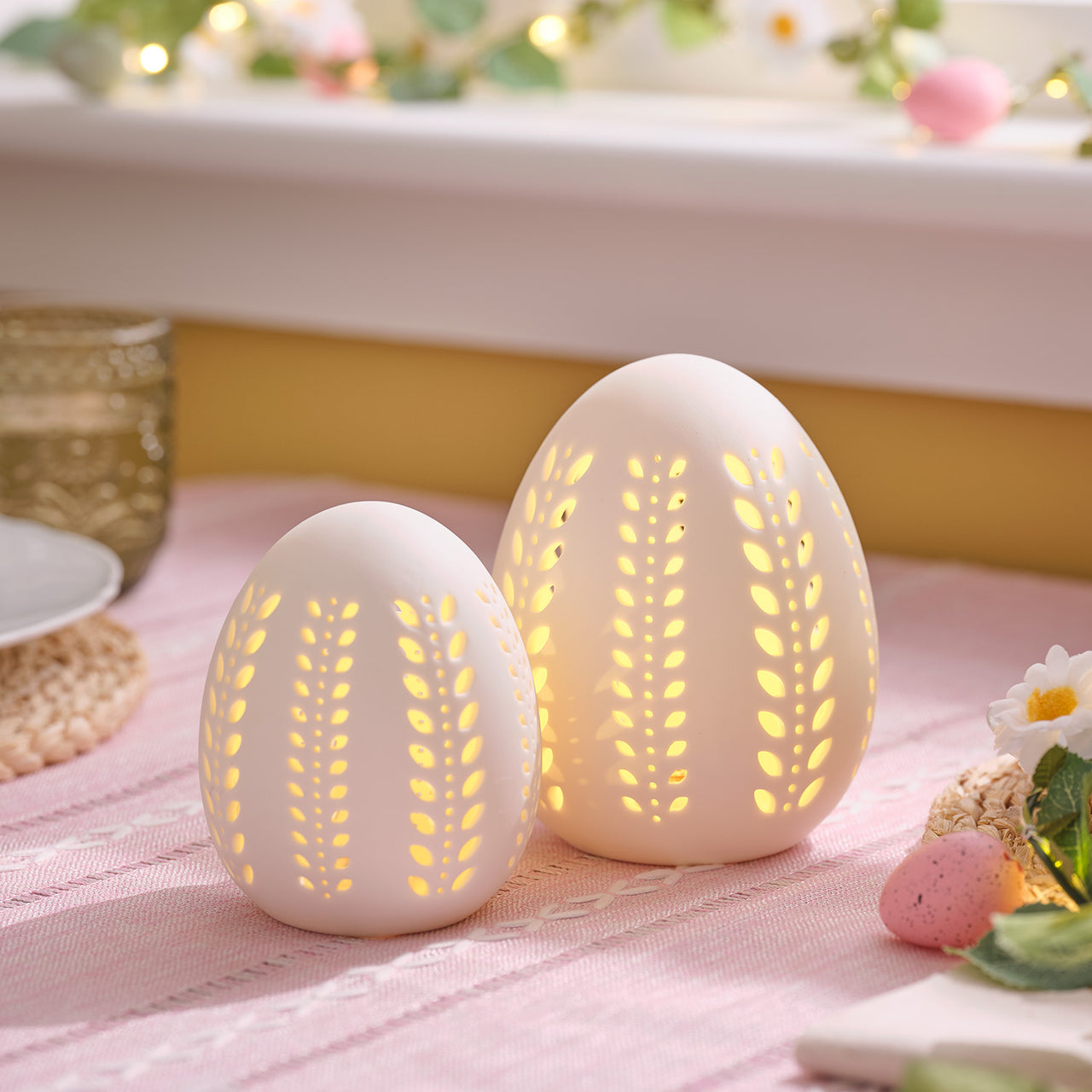 2er Set LED-Porzellan-Eier mit Timer warmweiß