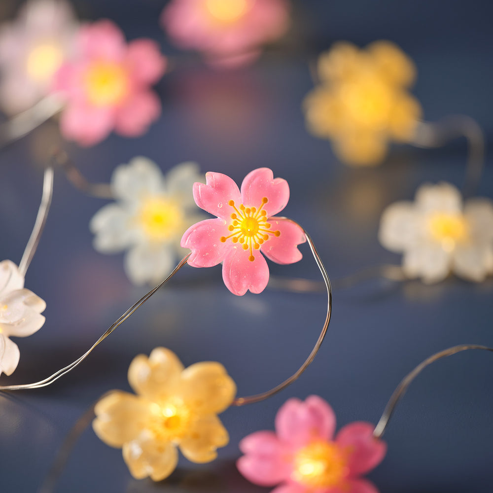 Batteriebetriebene LED‑Mikro‑Blumenlichterkette mit 20 Lichtern in Warmweiß