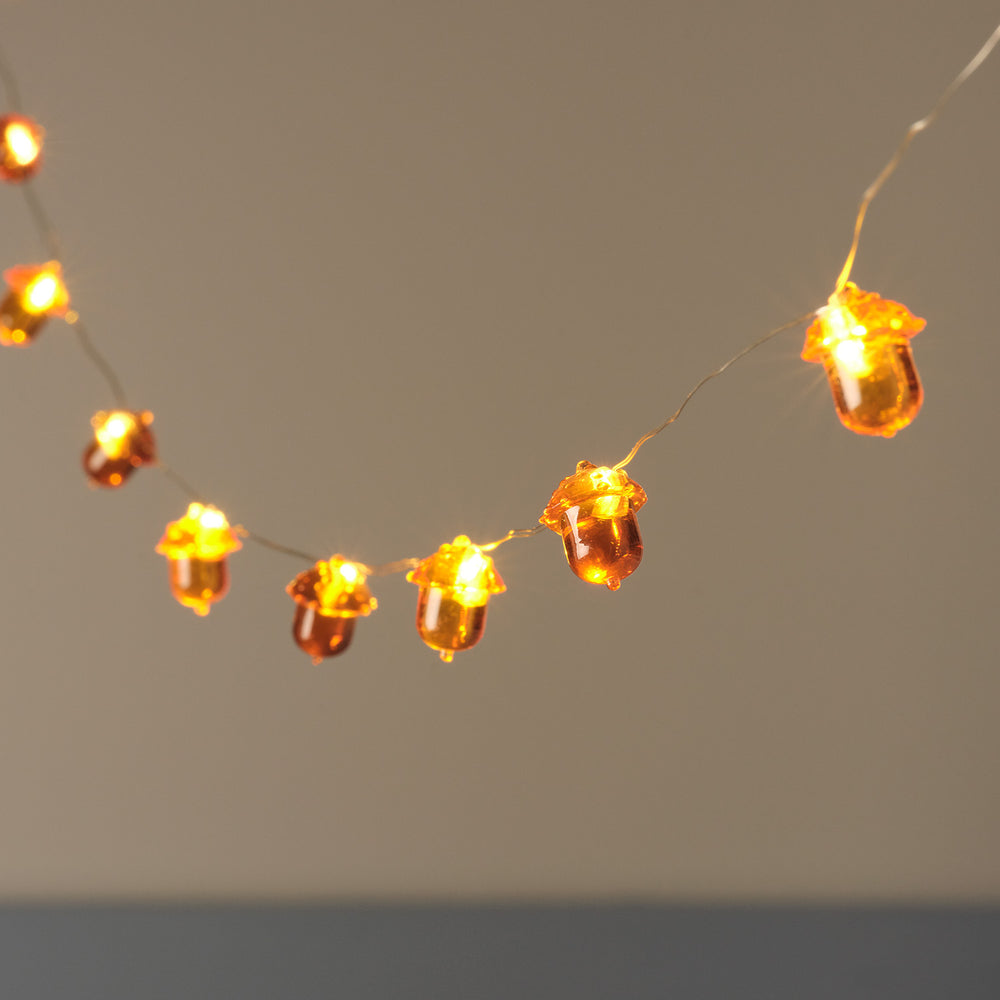 20er Eichel LED-Mikro-Lichterkette mit Timer in Warmweiß beleuchtet