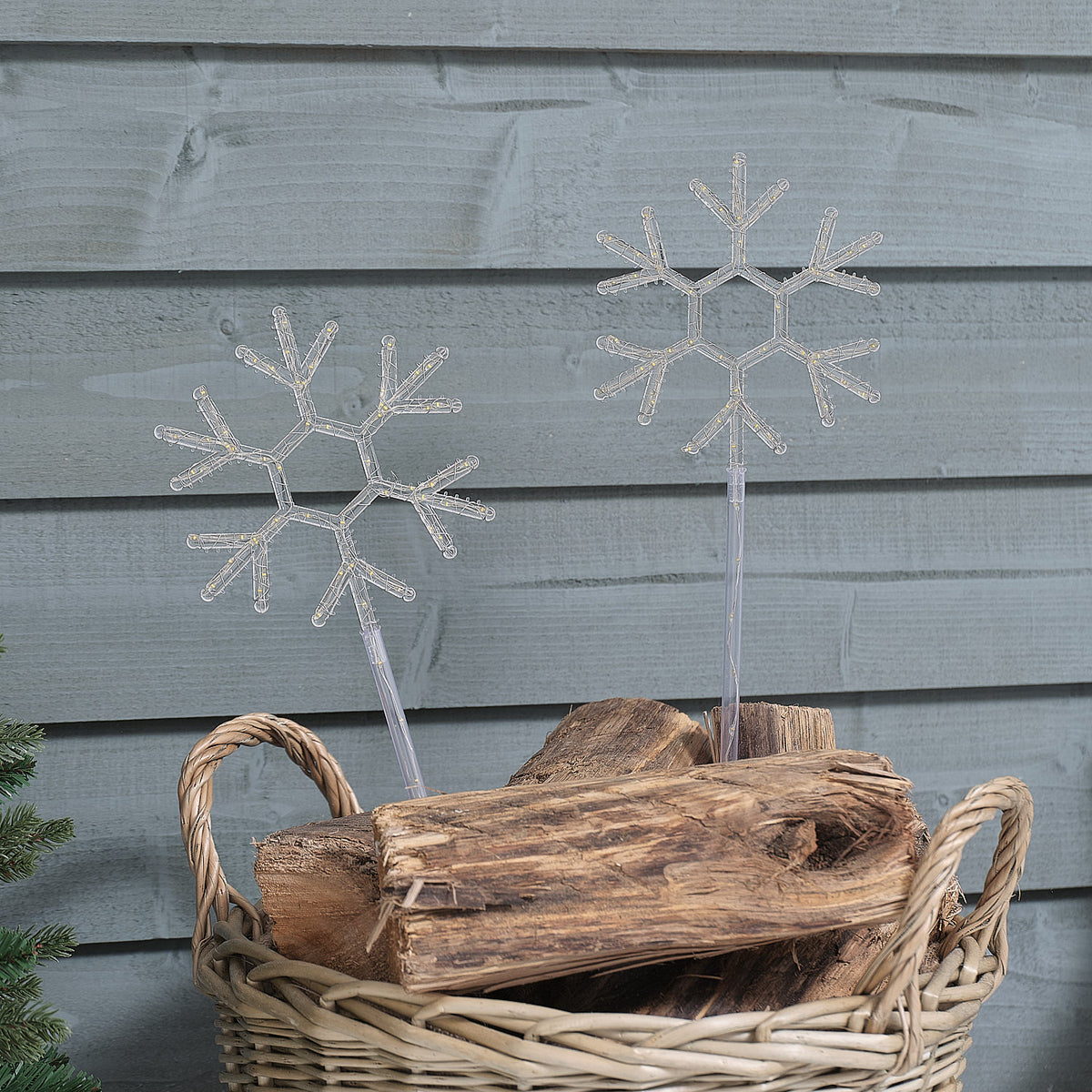 2er-Set LED-Gartenstecker Schneeflocke aus Acryl mit 124 warmweißen Mikro-LEDs unbeleuchtet