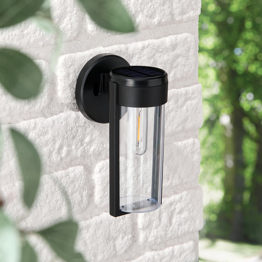 Schwarze "Wilton" Solar-Wandleuchte mit warmweißer LED
