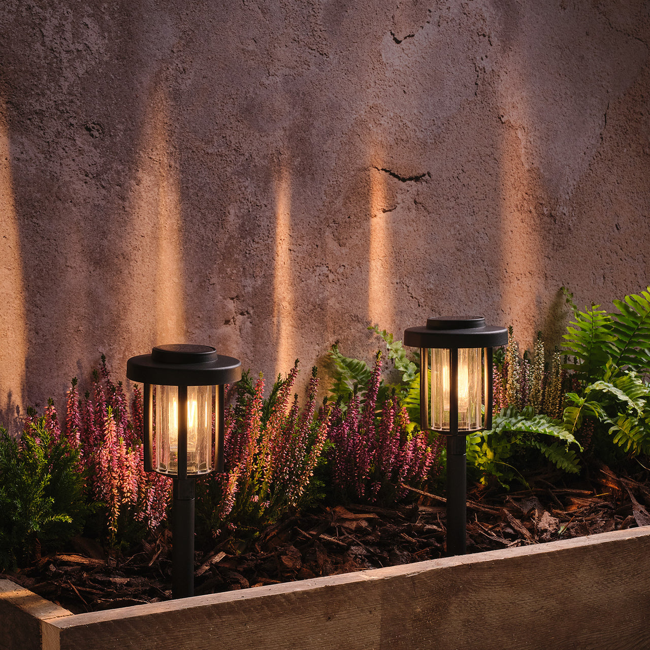 2er-Set "Dartmoor" Solar-Gartensteckleuchten mit Filament-LED klein im Beet
