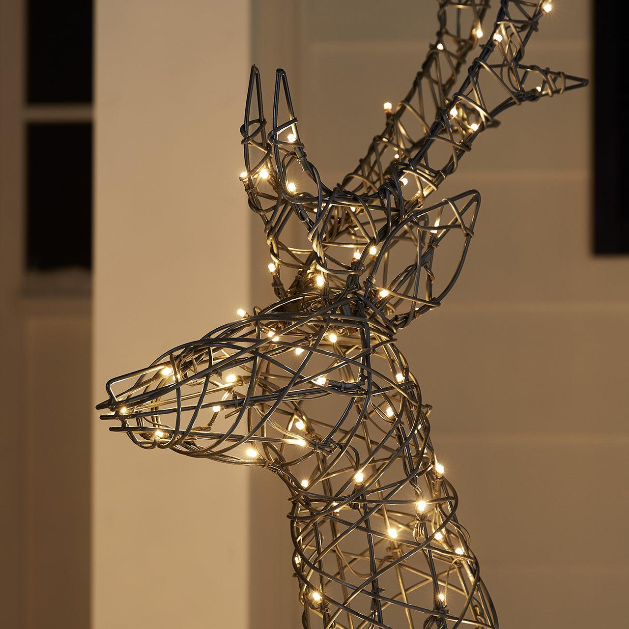 Springendes Solar-LED-Rentier Hirsch L Harlow