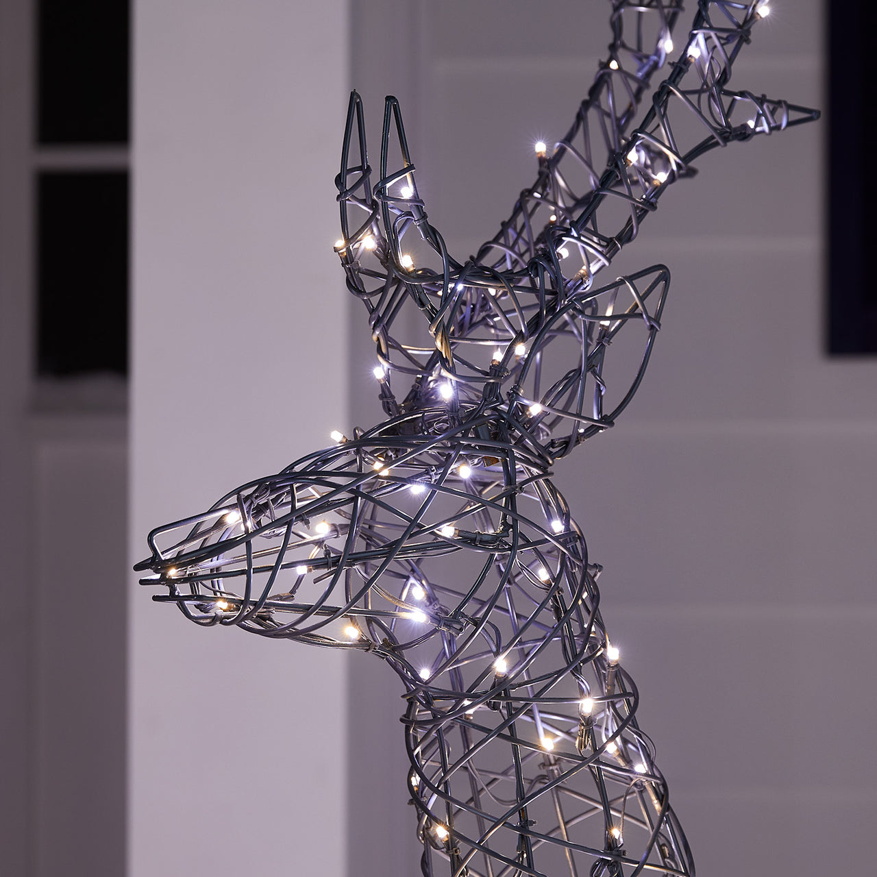 Springendes Solar-LED-Rentier Hirsch L Harlow