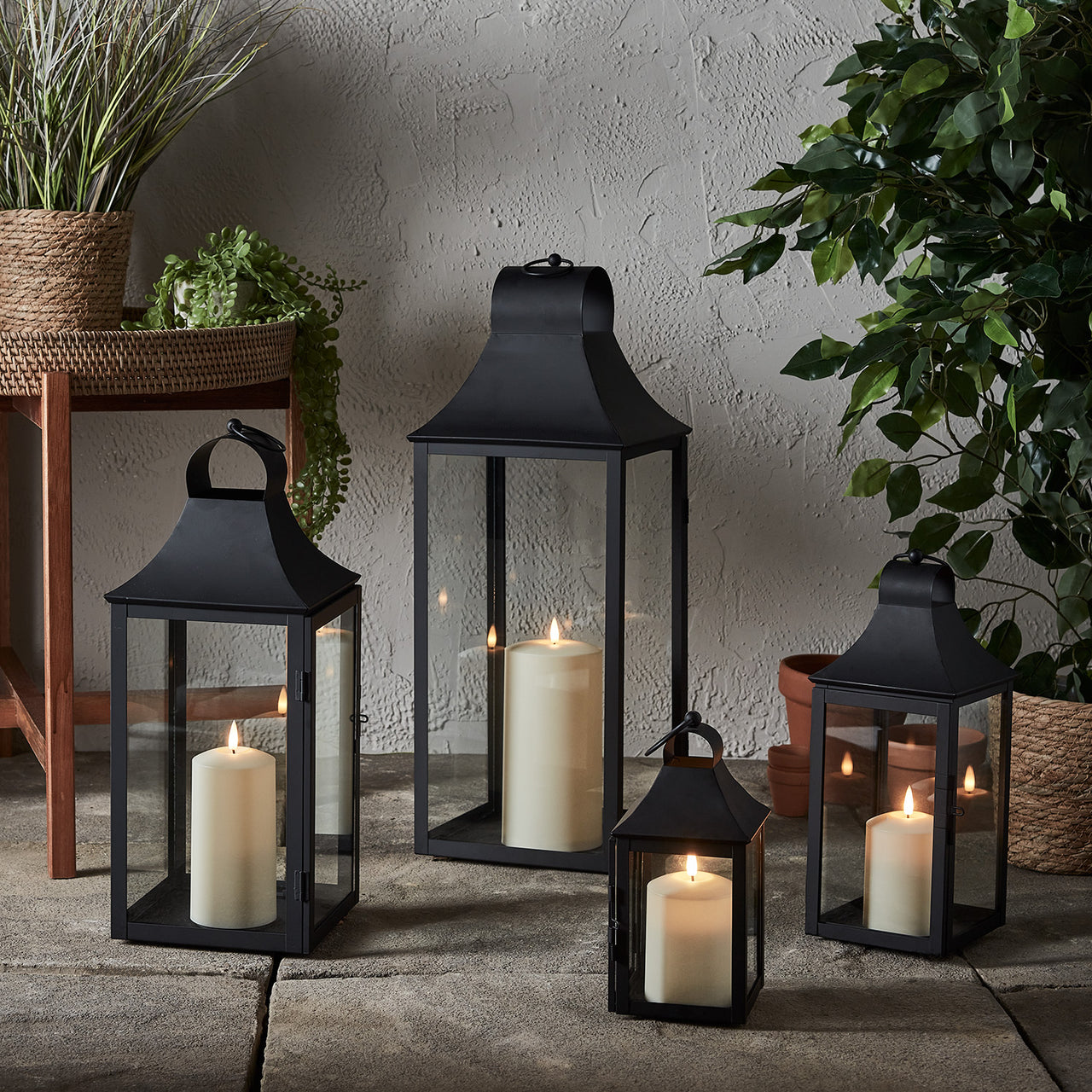 45cm Albury Gartenlaterne mit TruGlow® Outdoor Kerze